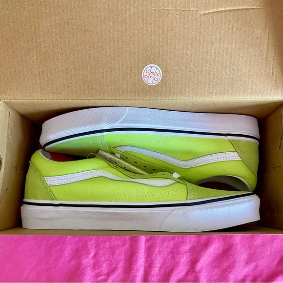Vans Suede Old Skool Lime Green White SideStripe Shoe Sneaker Men 7.5 or Women 9