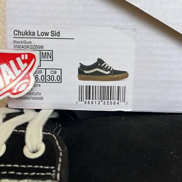 Vans WMNS Chukka Low SidetripeBlack/GumVN0A5KQZB9M Snickers