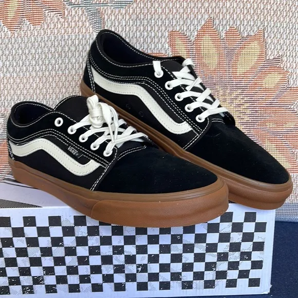 Vans WMNS Chukka Low SidetripeBlack/GumVN0A5KQZB9M Snickers