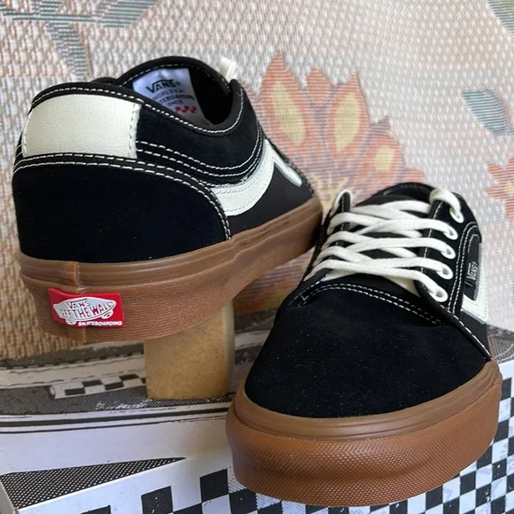 Vans WMNS Chukka Low SidetripeBlack/GumVN0A5KQZB9M Snickers