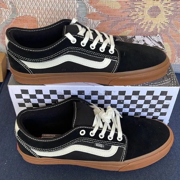 Vans WMNS Chukka Low SidetripeBlack/GumVN0A5KQZB9M Snickers