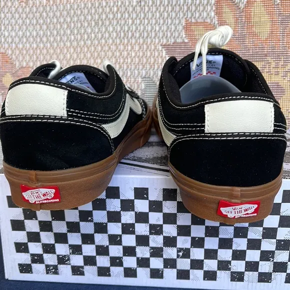 Vans WMNS Chukka Low SidetripeBlack/GumVN0A5KQZB9M Snickers