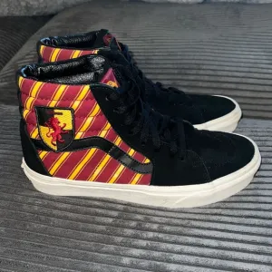Vans x Harry Potter Gryffindor SK8-Hi Suede Sneakers Men’s 8 / Women’s 9.5