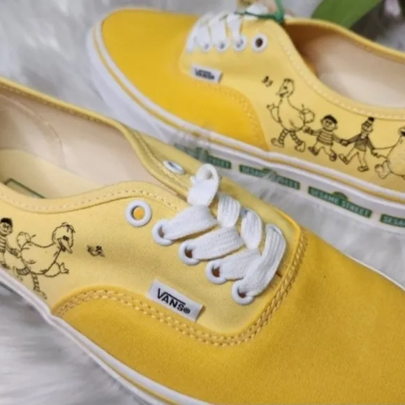 Vans x Sesame Street Authentic Shoes 'Yellow new