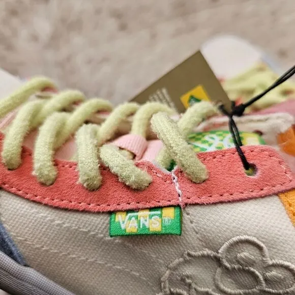 VANS x Sesame Street The Lizzie Embroidered Characters Kids Sneakers NEW