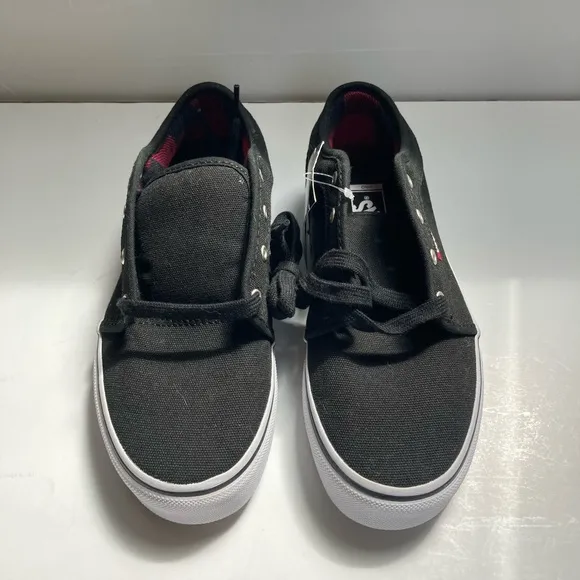 Vans Youth Skate Chukka Low Shoes in Black