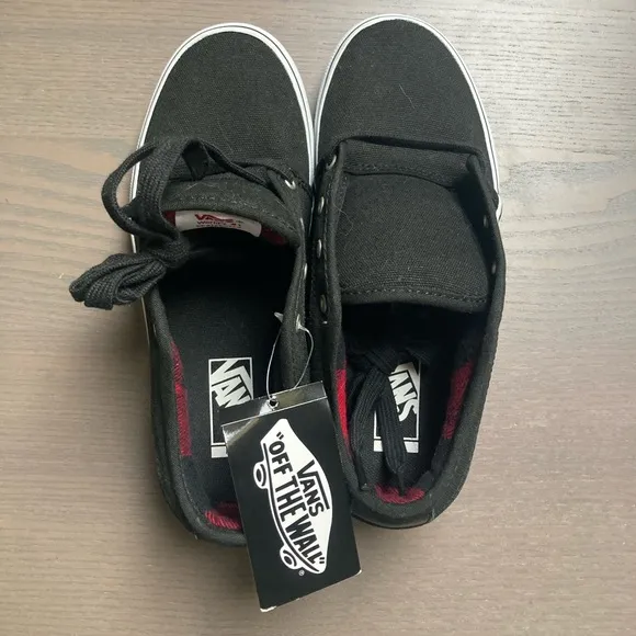 Vans Youth Skate Chukka Low Shoes in Black