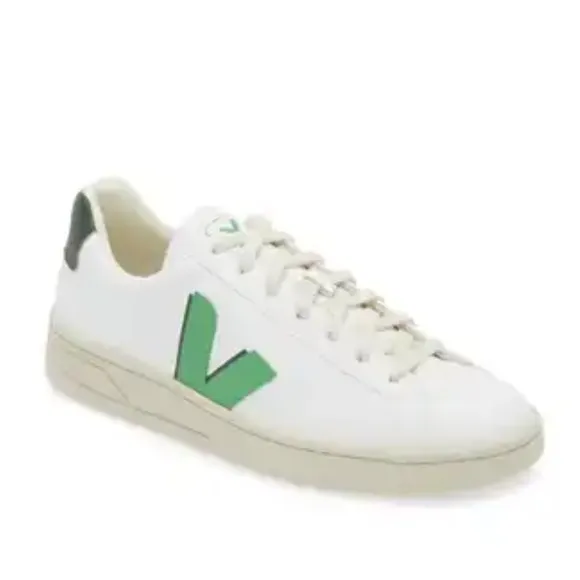 Veja Men’s V-12 Low Top Sneaker Green Logo 10 US 43 Athletic Shoes Lace Up