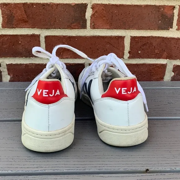 Veja V-10 Sneaker, Mens, 41/8