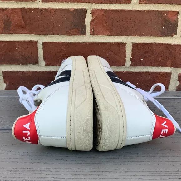 Veja V-10 Sneaker, Mens, 41/8