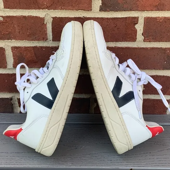 Veja V-10 Sneaker, Mens, 41/8