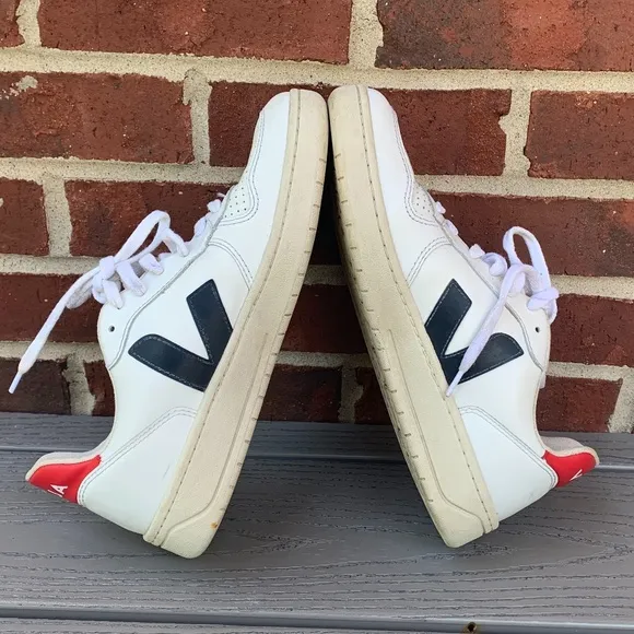 Veja V-10 Sneaker, Mens, 41/8
