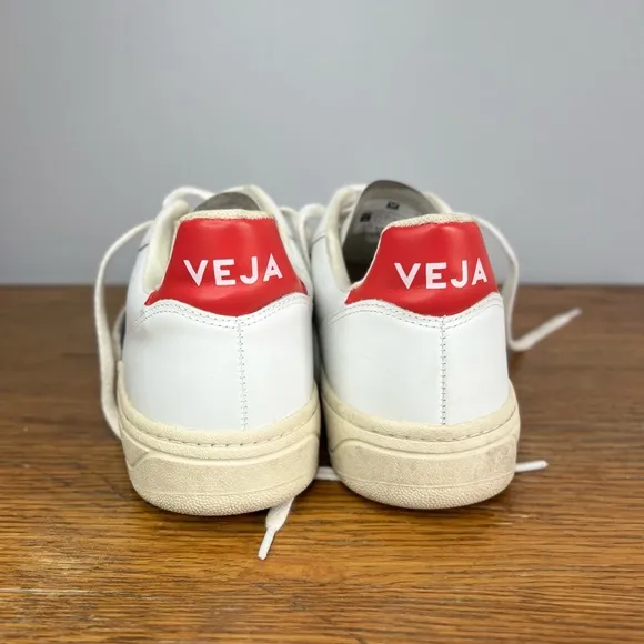 VEJA V-12 Shoes Womens 40 (9) • White Sable Leather Lace Up Low Retro Sneaker.