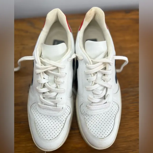 VEJA V-12 Shoes Womens 40 (9) • White Sable Leather Lace Up Low Retro Sneaker.