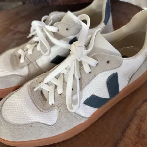 Veja women’s White and Blue Sneakers