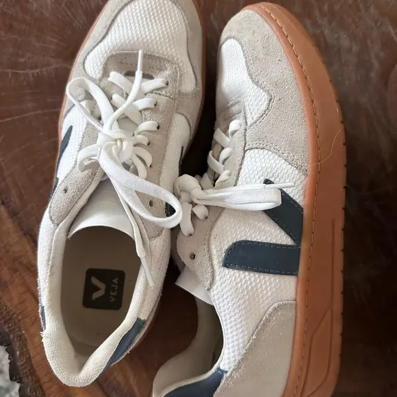 Veja women’s White and Blue Sneakers