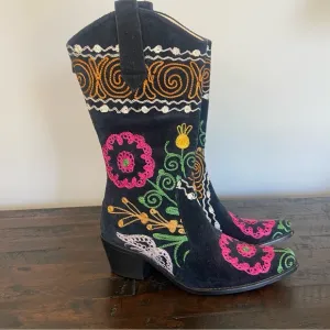 Velvet Road Embroidered Floral Velvet Western Boots Size 35