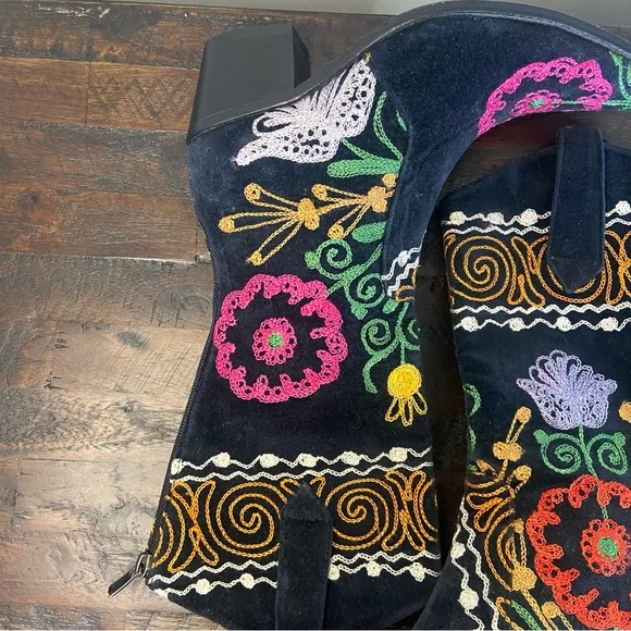 Velvet Road Embroidered Floral Velvet Western Boots Size 35