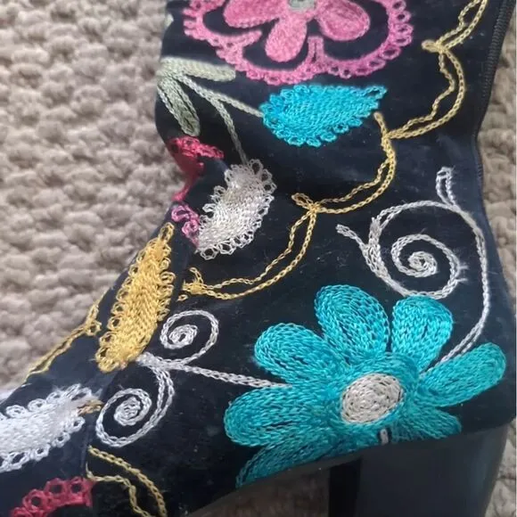 VERY RARE Julie miles embroidered colorful boho boots made in‎ Turkey size 37