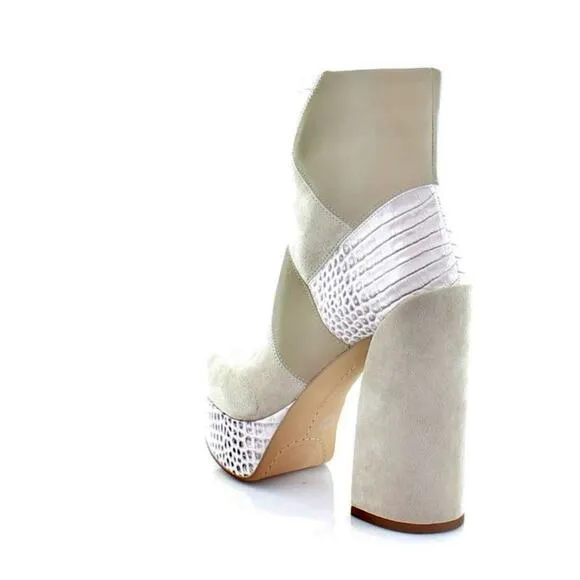 VINCE CAMUTO &quot;GILISAMA&quot; ALMOND BEIGE LEATHER BLOCK HEEL PLATFORM ANKLE BOOT🆕