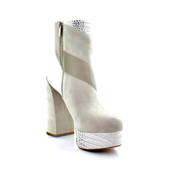 VINCE CAMUTO &quot;GILISAMA&quot; ALMOND BEIGE LEATHER BLOCK HEEL PLATFORM ANKLE BOOT🆕