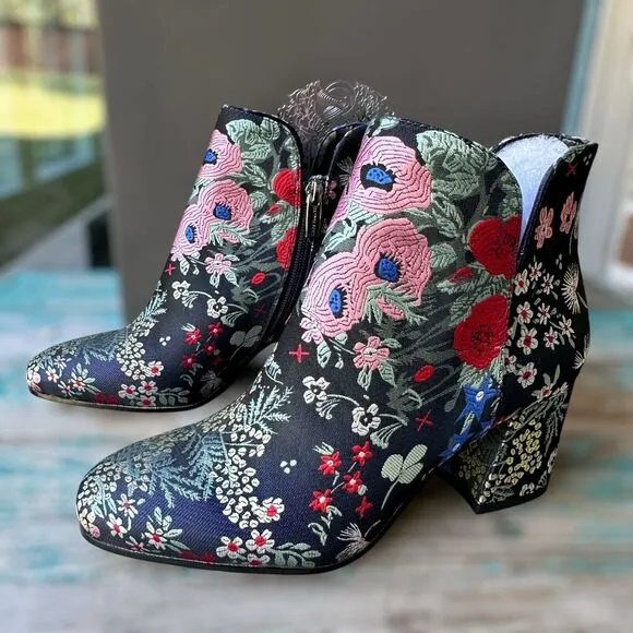 Vince Camuto Kassie 2 Luxe Ankle Boots Size 6M Festival Hippie Rock Boho NWB‎