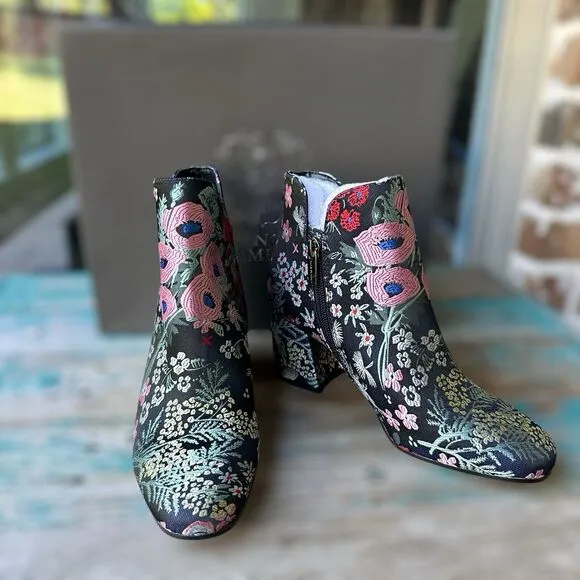 Vince Camuto Kassie 2 Luxe Ankle Boots Size 6M Festival Hippie Rock Boho NWB‎
