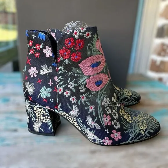 Vince Camuto Kassie 2 Luxe Ankle Boots Size 6M Festival Hippie Rock Boho NWB‎