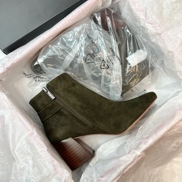 Vince Camuto Lux Kid Suede Booties NEW sz 5 Dark Greenery Laiklen Leather Shoes