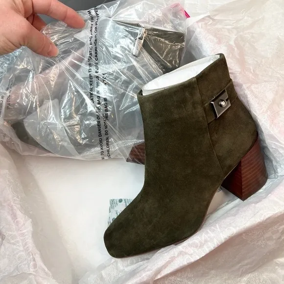 Vince Camuto Lux Kid Suede Booties NEW sz 5 Dark Greenery Laiklen Leather Shoes