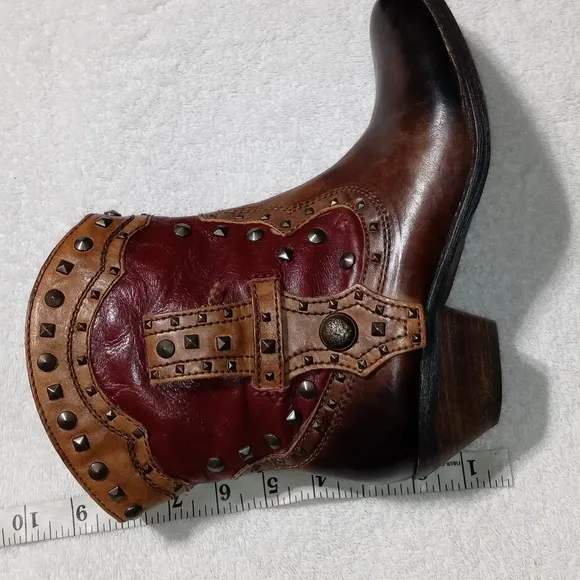 Vince Camuto Madalissa Studded Western Boho Boots Women’s Size 8.5