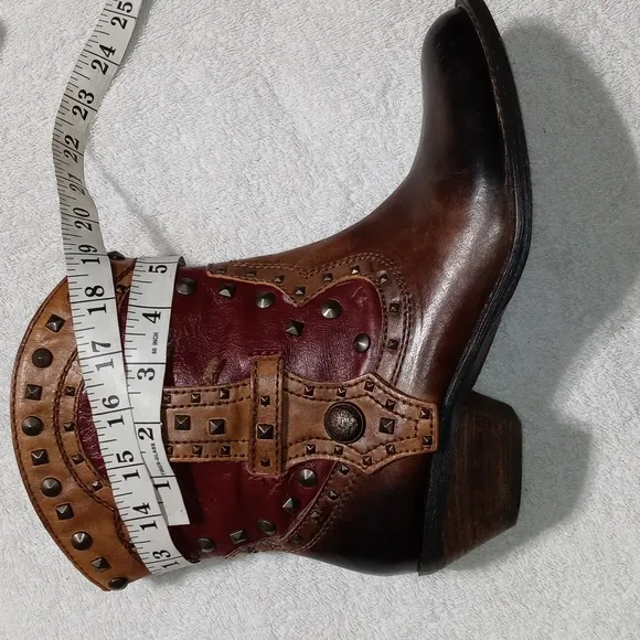 Vince Camuto Madalissa Studded Western Boho Boots Women’s Size 8.5