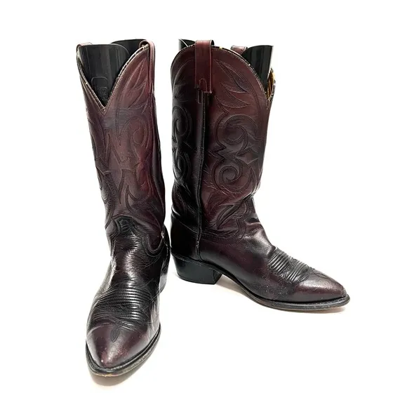 Vintage 1980s men’s oxblood leather western style cowboy boots