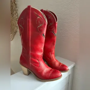 Vintage 70’s Dingo Boots, Cherry Red Vintage Cowgirl, Nashville, Western 6.5