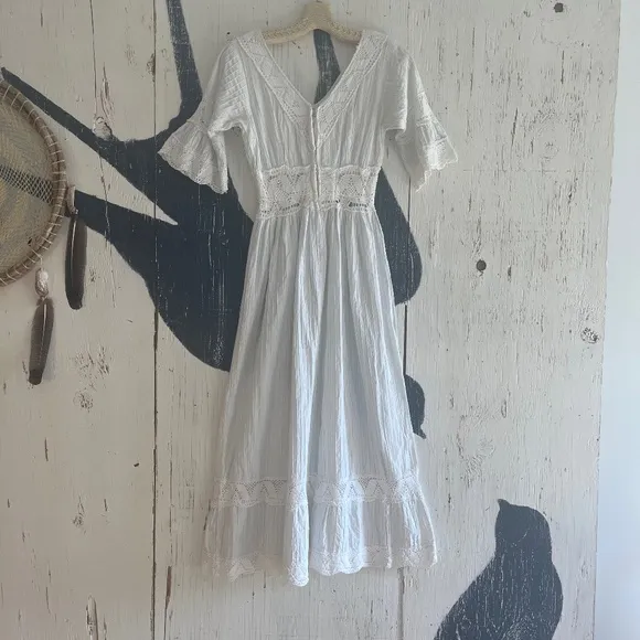VINTAGE 70’S MEXICAN WEDDING DRESS in White Cotton SZ: XS/S