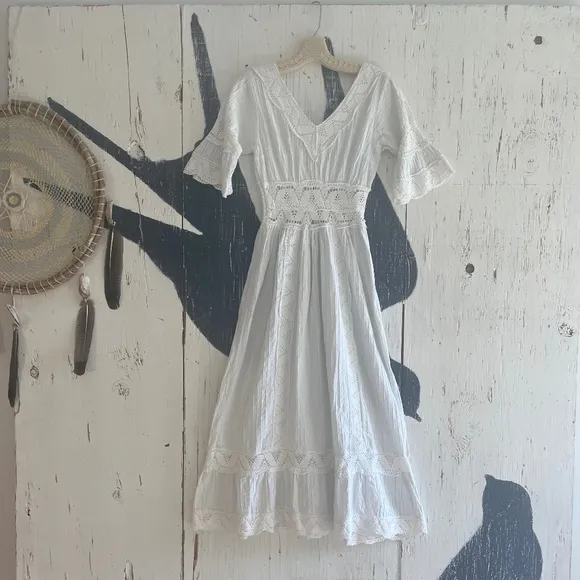 VINTAGE 70’S MEXICAN WEDDING DRESS in White Cotton SZ: XS/S