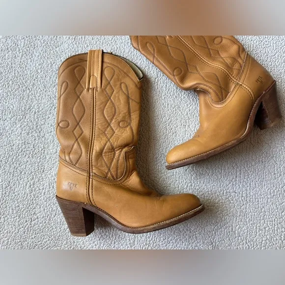 VINTAGE 80S FRYE TAN LEATHER COWBOY BOOTS SIZE 8 WOMENS