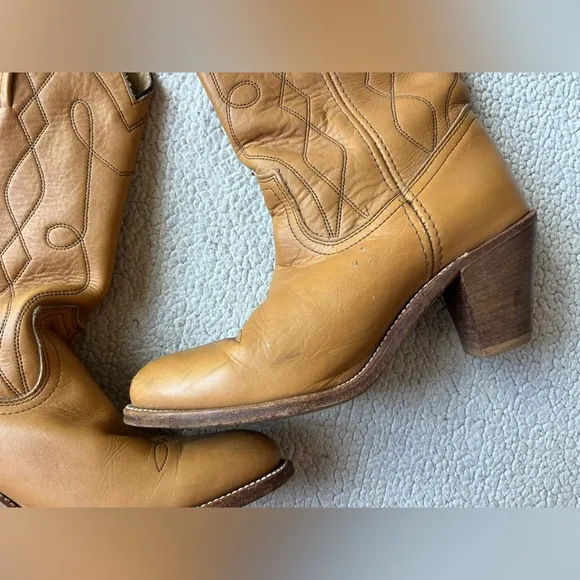 VINTAGE 80S FRYE TAN LEATHER COWBOY BOOTS SIZE 8 WOMENS