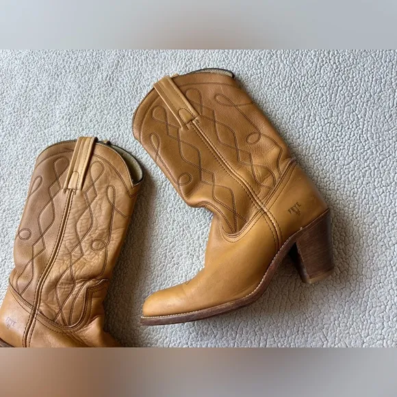 VINTAGE 80S FRYE TAN LEATHER COWBOY BOOTS SIZE 8 WOMENS