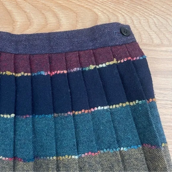 VINTAGE 80s Wool Tweed Rainbow Plaid Pleated Mini Skirt Size XS