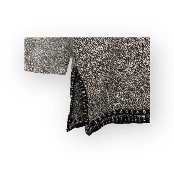 Vintage 90’s: Bloomingdale’s Y2K ᯾ Cozy Cashmere V Neck Knit Whipstitch Sweater