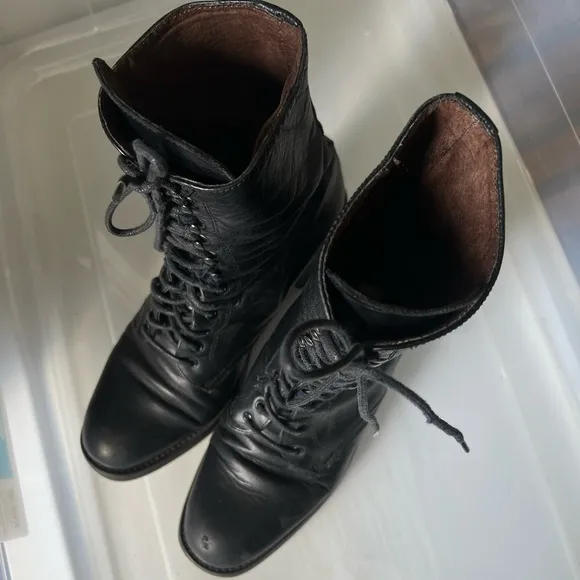 Vintage 90s Guess Granny Boots