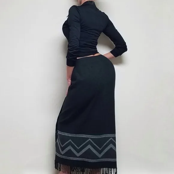 VINTAGE 90s Nine &amp; Company Black Wool Blanket Print Fringe Trim Maxi Wrap Skirt
