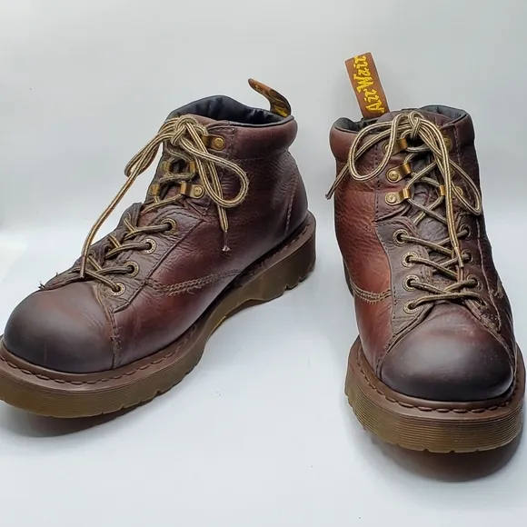 Vintage 90s Y2K chunky 1&quot; sole with a 1.5&quot; heel brown Dr Martens airwair
