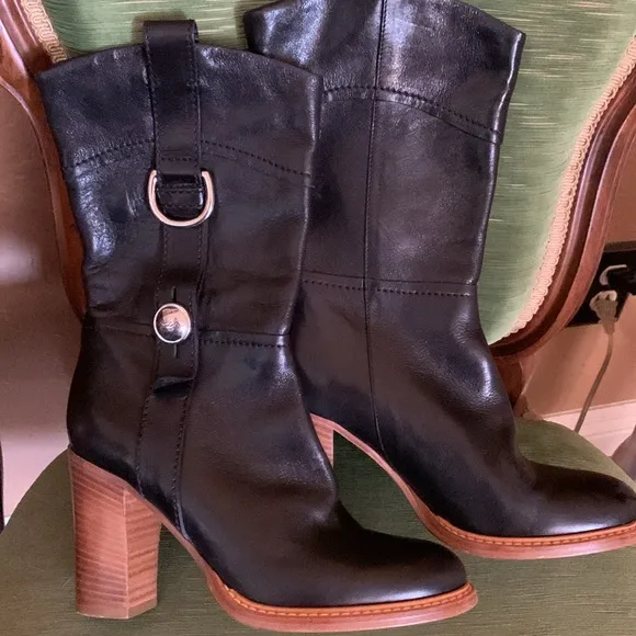 Vintage &amp; Rare Coach 1941 Black Leather Boots.  Sz 6.5B