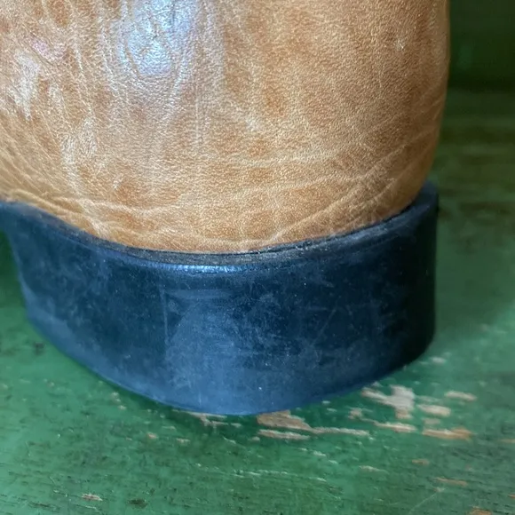 Vintage Ariat boots/booties. Women’s US-6.