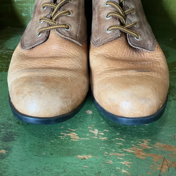 Vintage Ariat boots/booties. Women’s US-6.