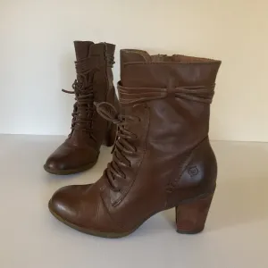 Vintage Born  90's  Granny Victorian Brown Leather Heeled Ankle Boots Size 40