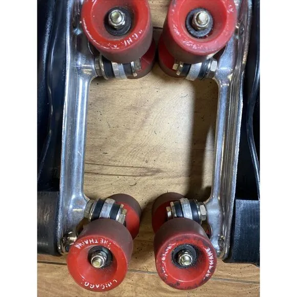 Vintage Chicago Men's Roller Rink Skates Size 10 Black 405 Red Urethane‎ Wheels