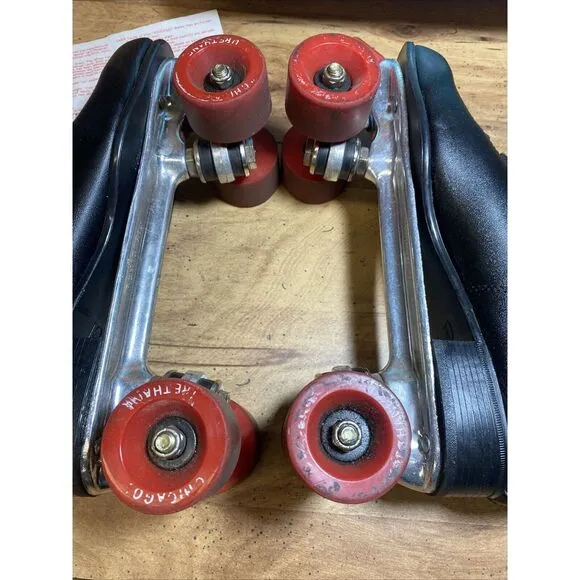 Vintage Chicago Men's Roller Rink Skates Size 10 Black 405 Red Urethane‎ Wheels